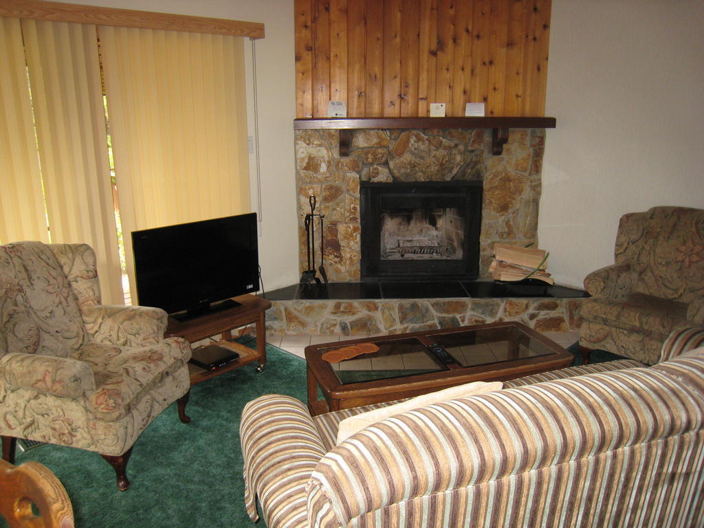 Fairmont Villas Mountainside Fairmont Hot Springs Room photo
