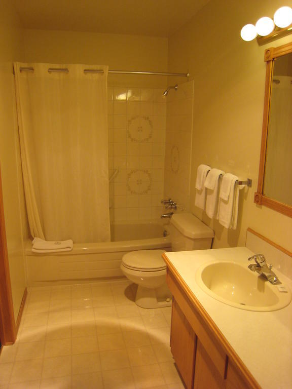 Fairmont Villas Mountainside Fairmont Hot Springs Room photo