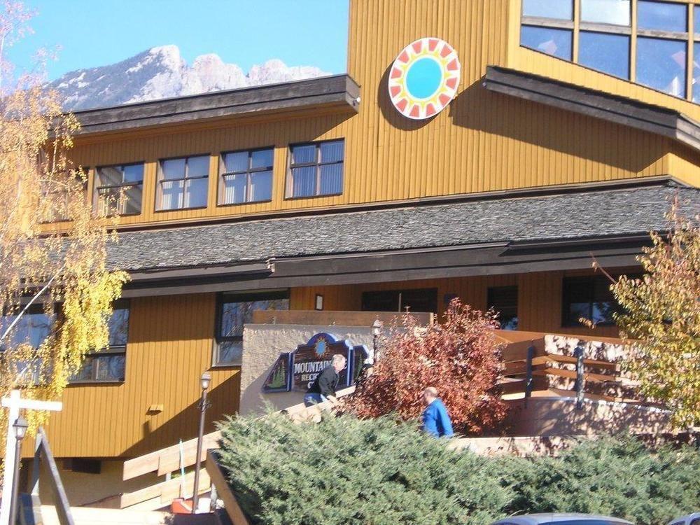 Fairmont Villas Mountainside Fairmont Hot Springs Exterior photo